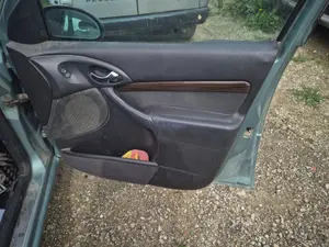 Foto de MANETA INTERIOR DELANTERA DERECHA FORD FOCUS FAMILIAR (CAK) 1.8 TDDI Turbodiesel CAT (90 CV / 66 KW)