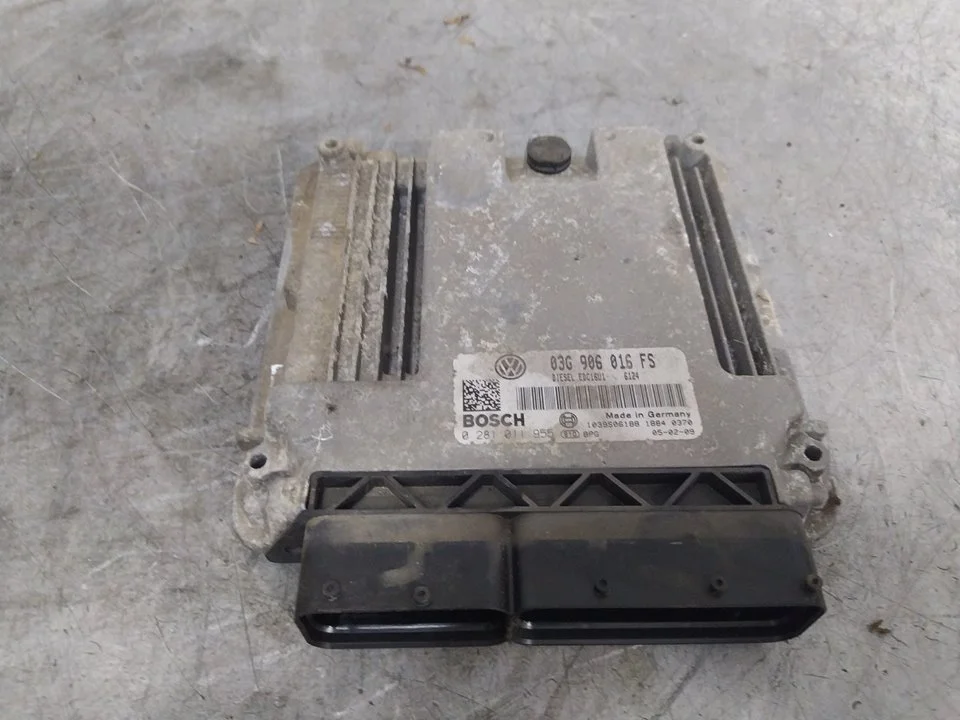 Foto de CENTRALITA MOTOR UCE VOLKSWAGEN GOLF V (1K1)(10.2003) 1.9 TDI (90 CV / 66 KW) referencia 03G906016FS