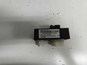 Foto de CAJA RELES / FUSIBLES VOLKSWAGEN POLO V (6R1) 1.6 TDI (90 CV / 66 KW) referencia 1J0919506M