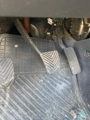 Foto de PEDAL FRENO HYUNDAI I30 (FD) 1.4 CAT (109 CV / 80 KW)