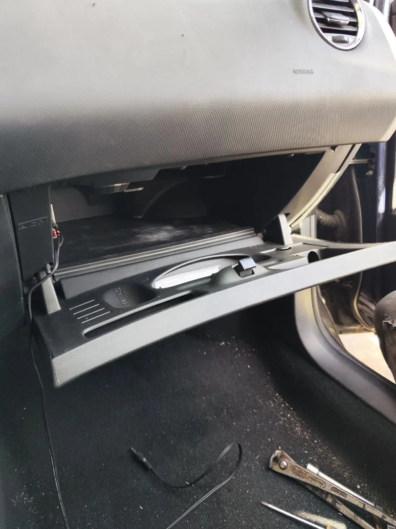 Foto de GUANTERA PEUGEOT 308 1.6 16V (120 CV / 88 KW)