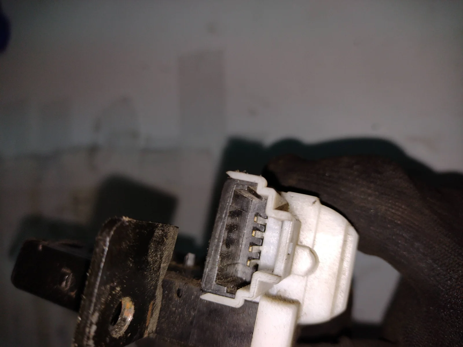 Foto de CERRADURA MALETERO / PORTON RENAULT MEGANE II BERLINA 3P referencia 8200076240
