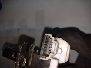 Foto de CERRADURA MALETERO / PORTON RENAULT MEGANE II BERLINA 3P referencia 8200076240