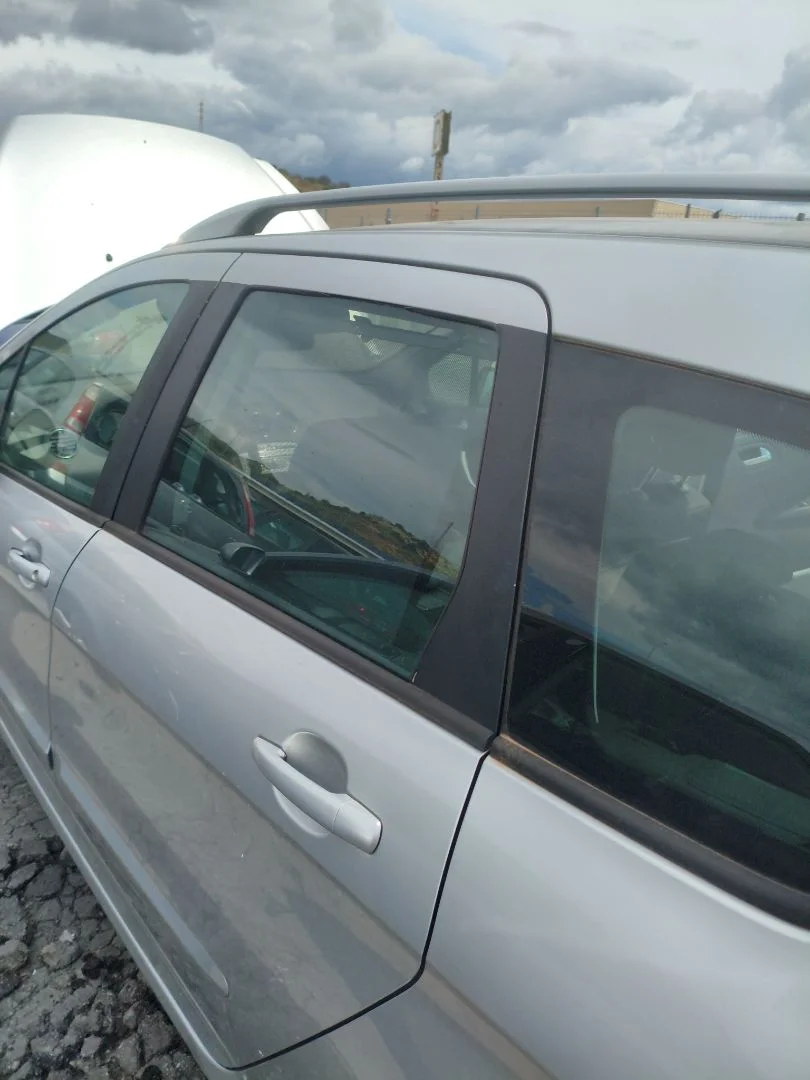 Foto de LUNA TRASERA IZQUIERDA PEUGEOT 308 SW 2.0 16V HDi FAP CAT (RHR / DW10BTED4) (136 CV / 100 KW) referencia 9203JK