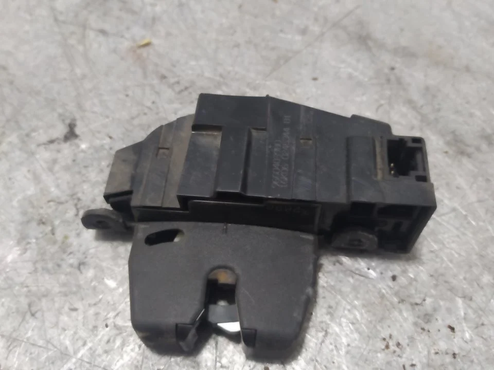 Foto de CERRADURA MALETERO / PORTON PEUGEOT 207 1.4 (73 CV / 54 KW) referencia 9660403980