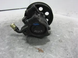 Foto de BOMBA DIRECCION FORD FOCUS FAMILIAR (CAK) 1.8 TDCi CAT (101 CV / 74 KW) foto 3
