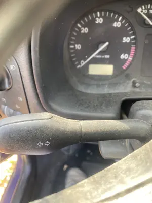 Foto de MANDO INTERMITENTES VOLKSWAGEN POLO III (6N1) 1.4  (60 CV / 44 KW)