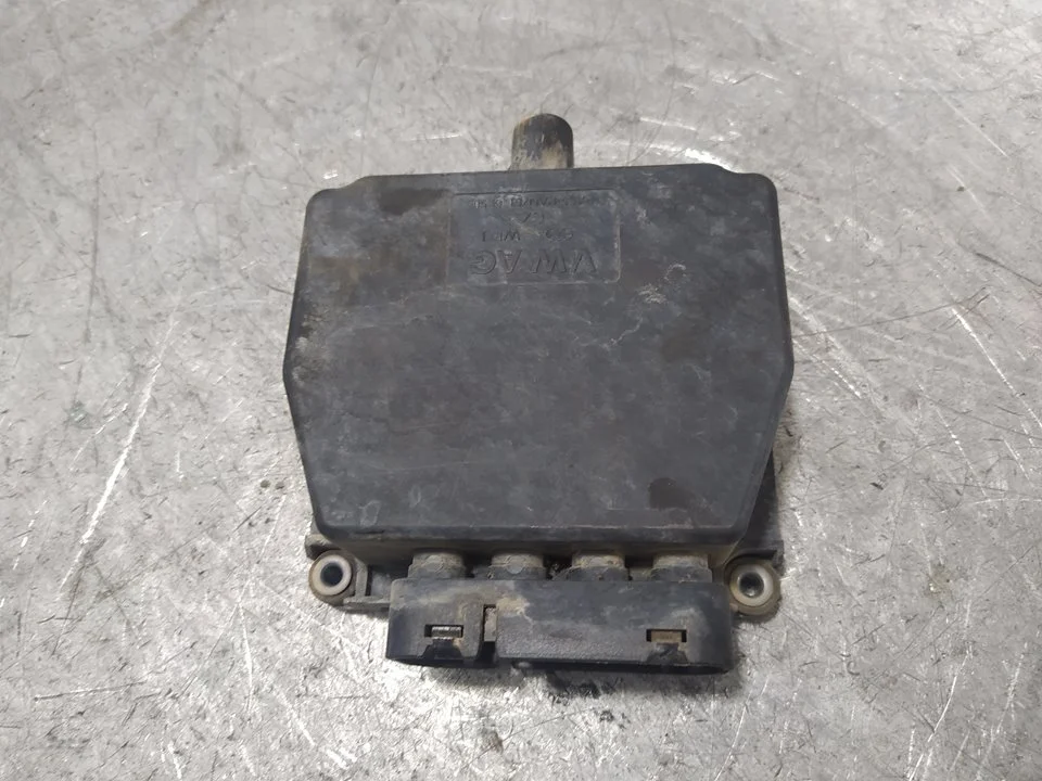 Foto de MODULO ELECTRONICO VOLKSWAGEN GOLF V (1K1)(10.2003) 1.9 TDI (105 CV / 77 KW) referencia 6Q0906625