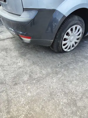 Foto de PARAGOLPES TRASERO FORD FOCUS BERLINA (CAP) 1.6 TDCi CAT (90 CV / 66 KW) referencia 1336747 foto 4