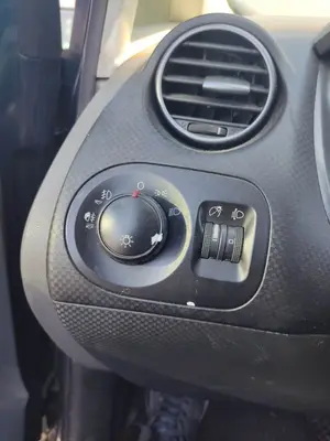 Foto de MANDO LUCES SEAT LEON (1P1) 1.9 TDI (105 CV / 77 KW) referencia 1K0953513E 9B9 foto 2