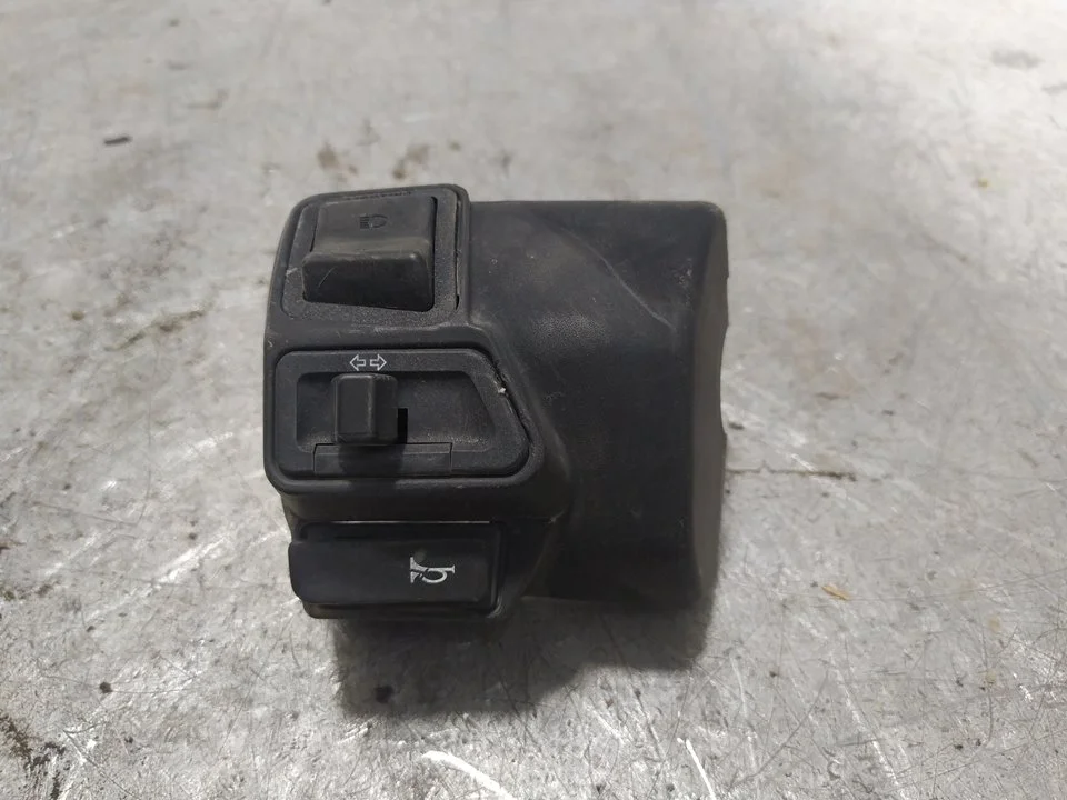 Foto de INTERRUPTOR APRILIA ATLANTIC 125 / 250 125 cm3 - 10 kW (14 CV / 10 KW)