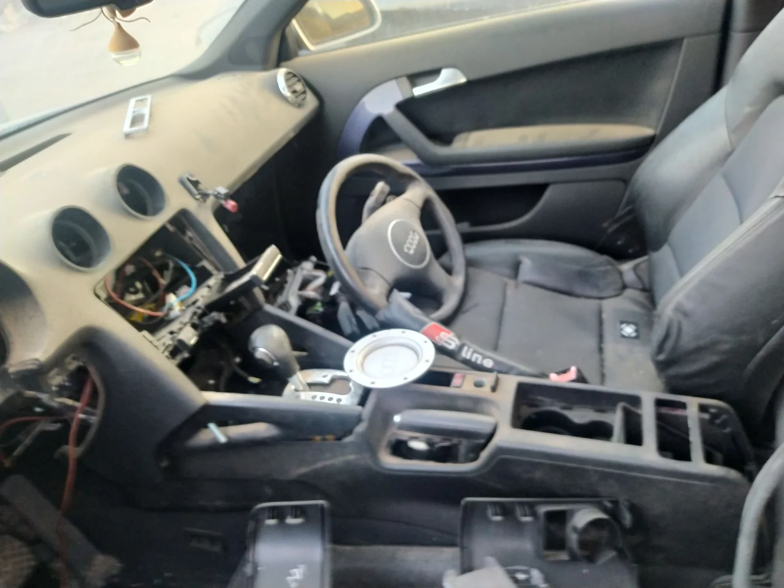 Foto de CONSOLA CENTRAL AUDI A3 (8P1) 2.0 TDI (140 CV / 103 KW)