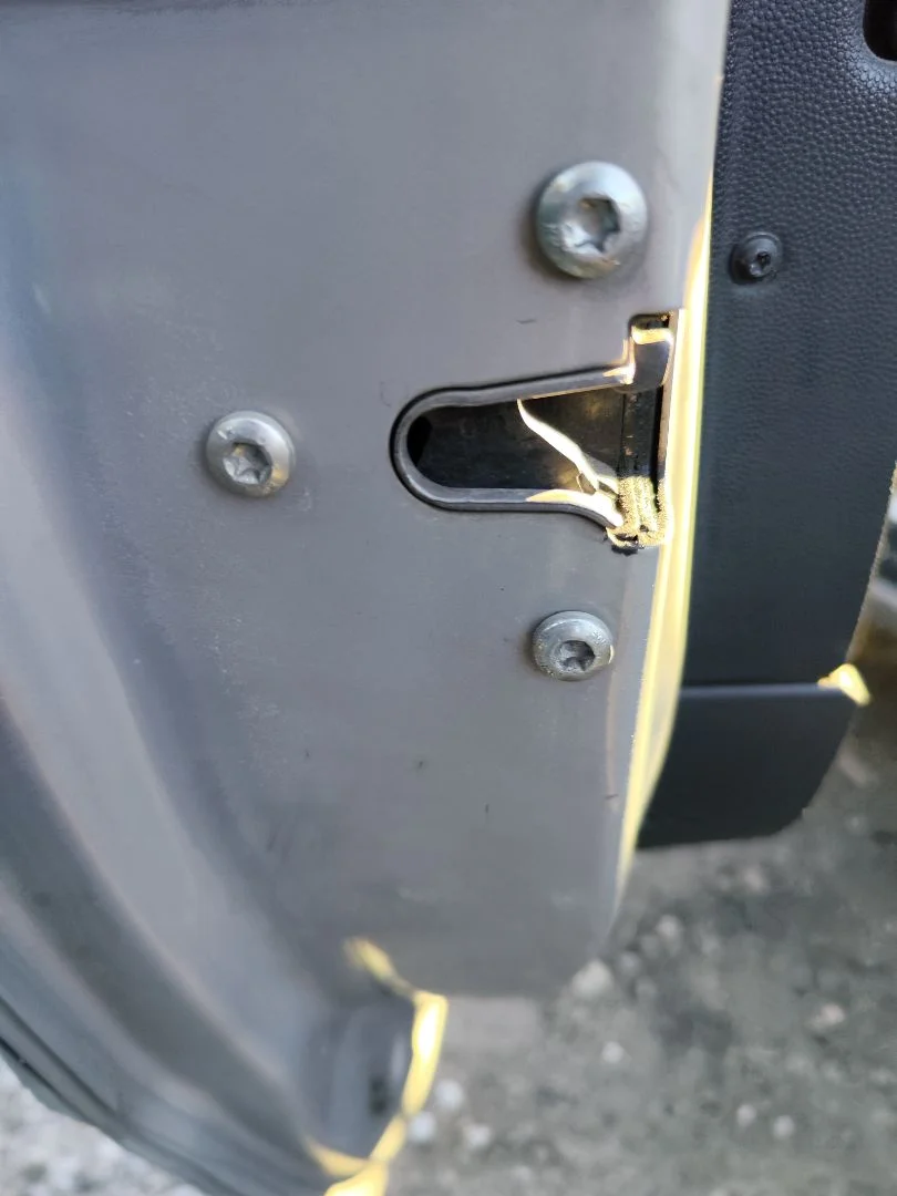 Foto de CERRADURA PUERTA DELANTERA IZQUIERDA OPEL ASTRA H TWIN TOP 1.9 16V CDTI CAT (Z 19 DTH / LRD) (150 CV / 110 KW)