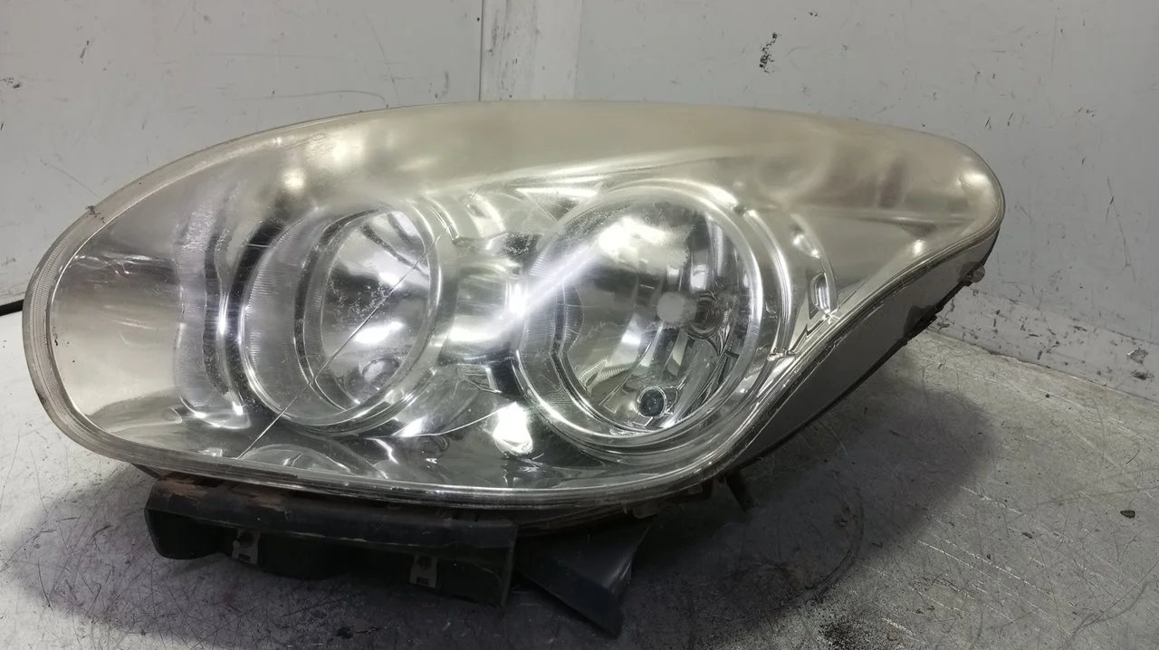 Foto de FARO IZQUIERDO FIAT II DOBLÒ (152) 1.6 JTDM 16V CAT (105 CV / 77 KW) referencia 51810672