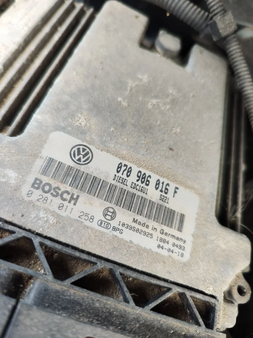 Foto de CENTRALITA MOTOR UCE VOLKSWAGEN TOUAREG (7LA) 2.5 TDI (174 CV / 128 KW)