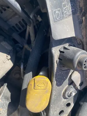 Foto de DEPOSITO LIMPIA RENAULT CLIO III 1.5 dCi Diesel (68 CV / 50 KW)