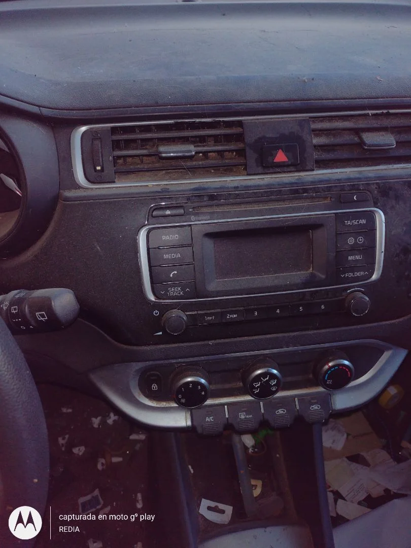 Foto de SISTEMA AUDIO / RADIO CD KIA RIO (UB) 1.2 CAT (86 CV / 63 KW)
