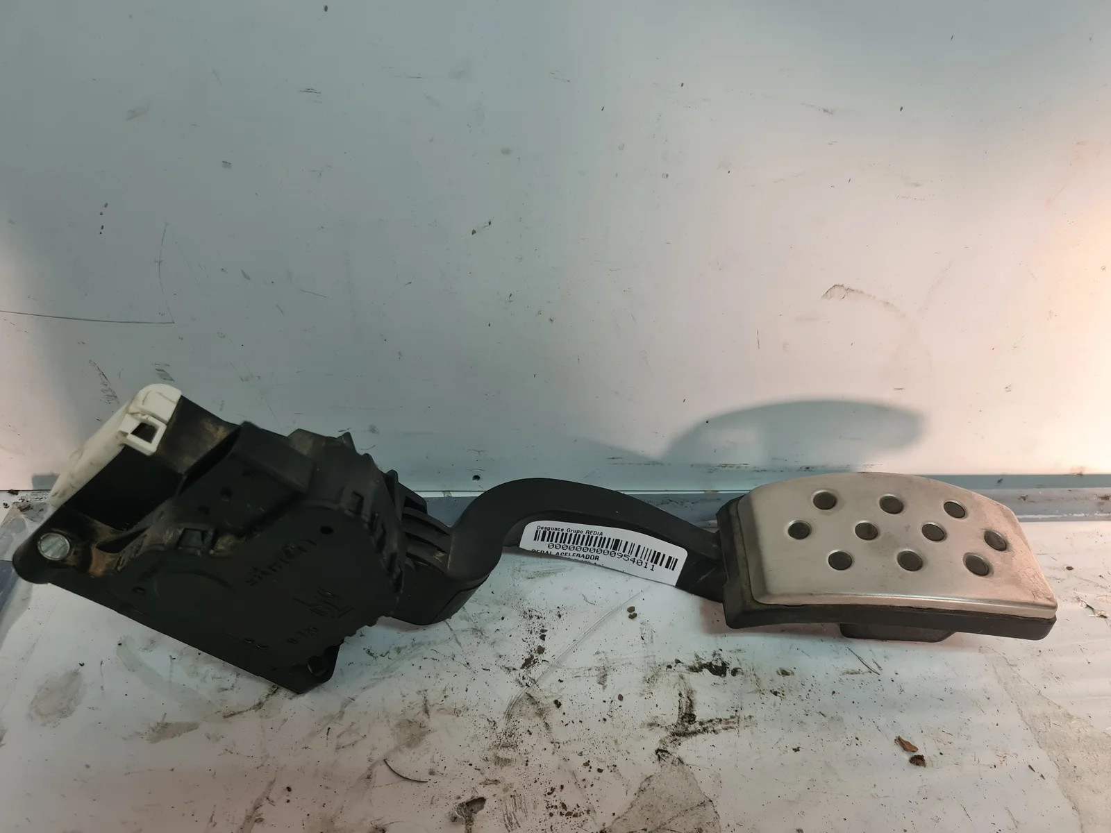 Foto de PEDAL ACELERADOR OPEL CORSA E 1.4 (90 CV / 66 KW) referencia 13305804