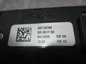 Foto de MANDO ELEVALUNAS DELANTERO IZQUIERDO VOLVO C30 1.6 Diesel CAT (109 CV / 80 KW) referencia 30710783 foto 2