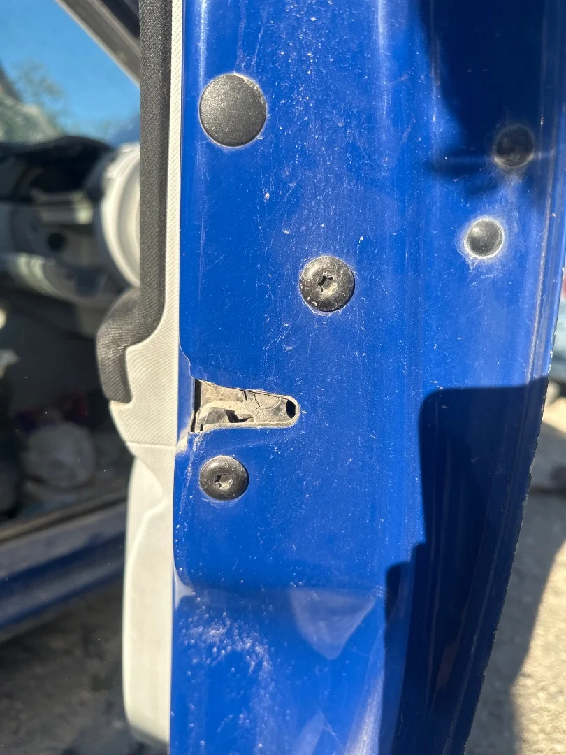 Foto de CERRADURA PUERTA DELANTERA DERECHA SKODA FABIA COMBI (5J5) 1.4 TDI (80 CV / 59 KW) referencia 5J2837016