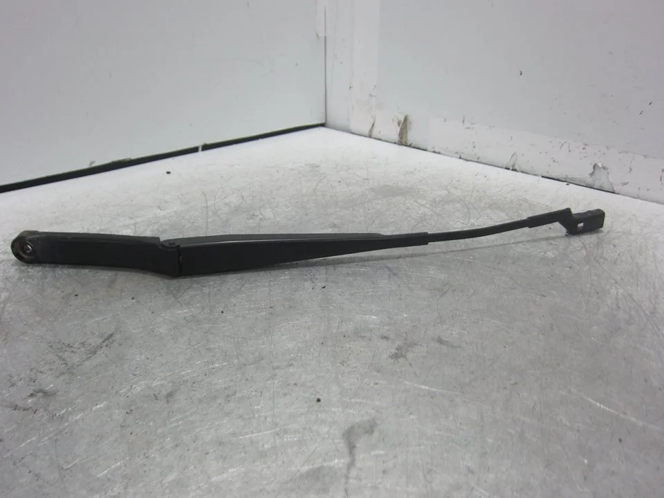 Foto de BRAZO LIMPIA DELANTERO IZQUIERDO SEAT LEON (5F1) 1.6 TDI (105 CV / 77 KW) referencia 5F1955409