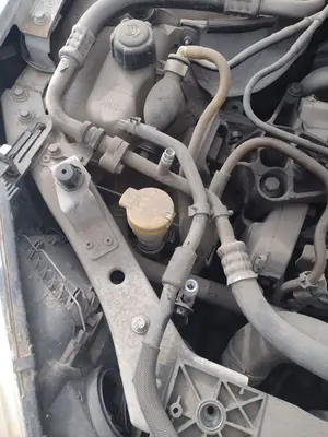 Foto de TUBOS AIRE ACONDICIONADO RENAULT MEGANE III BERLINA 5P 1.5 dCi Diesel CAT (86 CV / 63 KW)