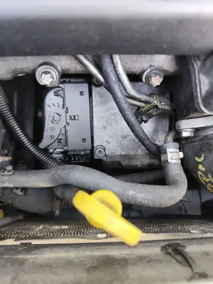 Foto de CENTRALITA MOTOR UCE OPEL ZAFIRA A 2.0 DTI (101 CV / 74 KW)