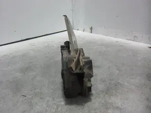 Foto de CERRADURA PUERTA TRASERA DERECHA FORD FIESTA (CNN) 1.25 16V CAT (82 CV / 60 KW) referencia 8A61A264A52 foto 2