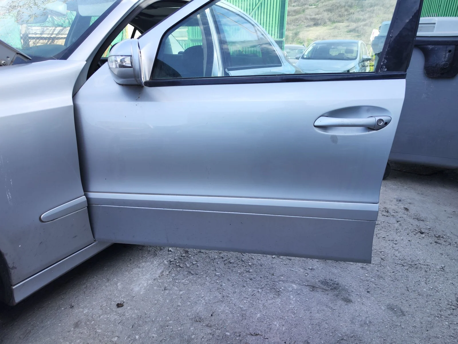 Foto de PUERTA DELANTERA IZQUIERDA MERCEDES-BENZ CLASE E (BM 211) BERLINA 3.0 CDI CAT (190 CV / 140 KW)