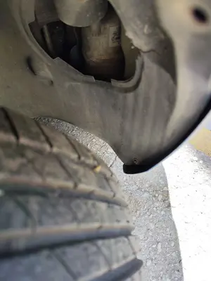 Foto de PASO RUEDA DELANTERO DERECHO RENAULT MEGANE II BERLINA 5P 1.5 dCi Diesel (101 CV / 74 KW)