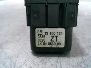 Foto de MANDO LUCES OPEL ASTRA H BERLINA 1.7 16V CDTI (101 CV / 74 KW) referencia 13100124 foto 3