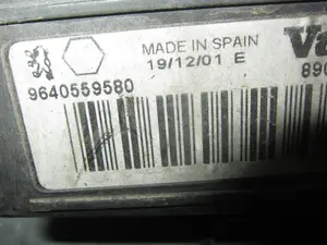 Foto de FARO IZQUIERDO PEUGEOT 206 1.6 16V CAT (109 CV / 80 KW) referencia 9640559580 foto 2