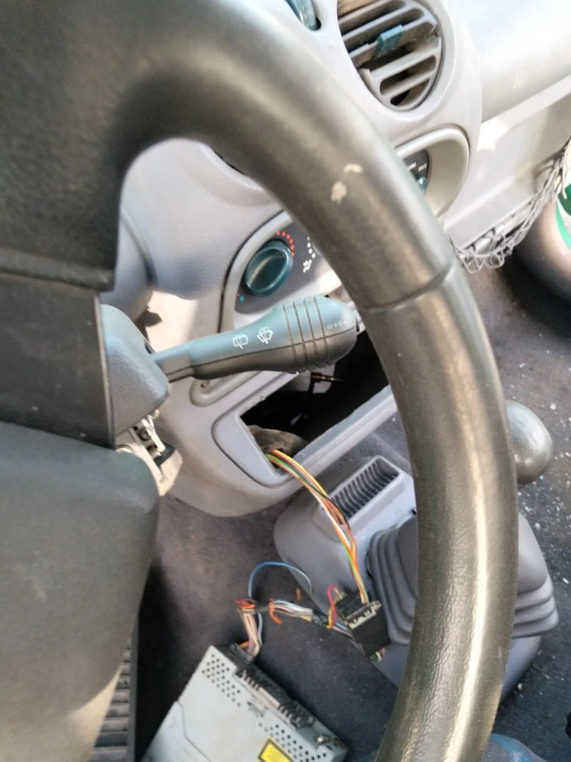 Foto de MANDO LIMPIA RENAULT TWINGO I (C06) 1.2 (58 CV / 43 KW)