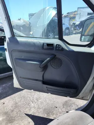 Foto de GUARNECIDO PUERTA DELANTERA IZQUIERDA FORD TRANSIT CONNECT (TC7) 1.8 TDCi CAT (90 CV / 66 KW)