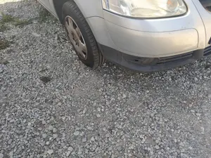 Foto de PARAGOLPES DELANTERO VOLKSWAGEN FOX (5Z1)(04.2005) 1.4 (75 CV / 55 KW) foto 1