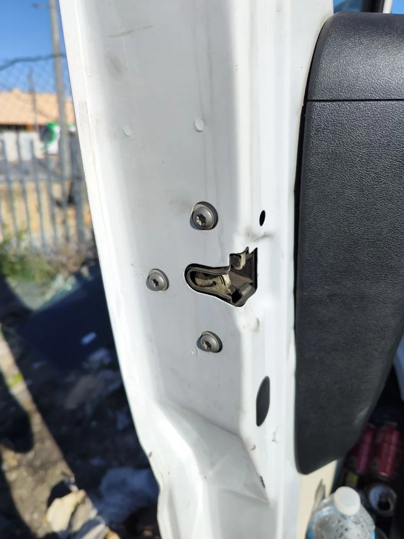 Foto de CERRADURA PUERTA DELANTERA IZQUIERDA FIAT DUCATO 3 MAXI FURGÓN TS 35 (295) 2.3 JTD CAT (148 CV / 109 KW) referencia 1395270080