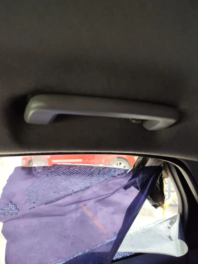 Foto de ASIDERO TECHO TRASERO DERECHO FORD FOCUS BERLINA (CAP) 1.6 TDCi CAT (90 CV / 66 KW)