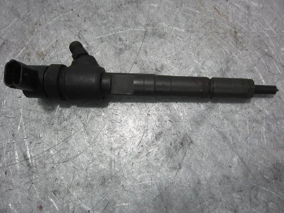 Foto de INYECTOR OPEL COMBO (CORSA C) referencia 0445110183