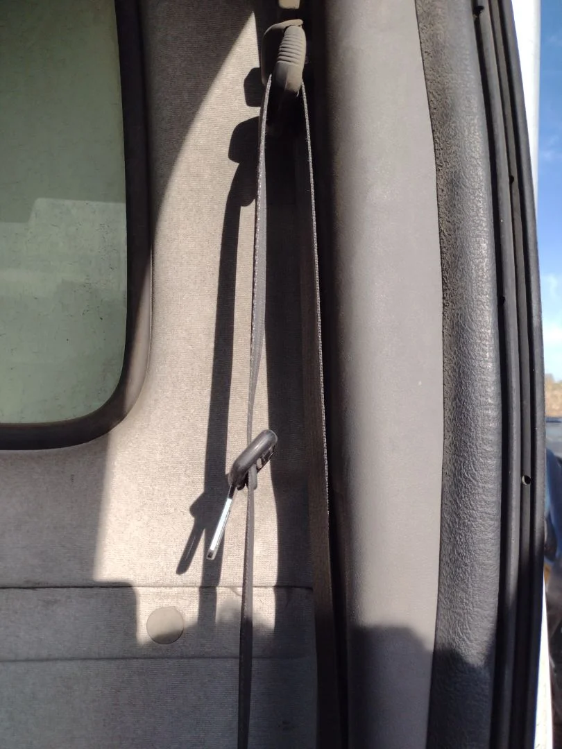 Foto de CINTURON SEGURIDAD DELANTERO IZQUIERDO IVECO DAILY FURGÓN 2.3 Diesel (97 CV / 71 KW)