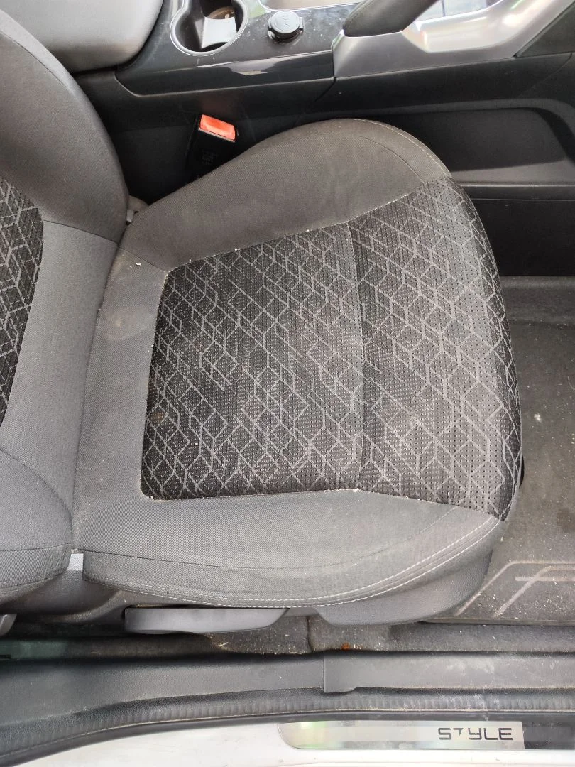Foto de ASIENTO DELANTERO DERECHO PEUGEOT 3008 1.6 Blue-HDI FAP (120 CV / 88 KW)