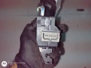Foto de CERRADURA MALETERO / PORTON VOLKSWAGEN PASSAT BERLINA (3C2) 2.0 TDI (140 CV / 103 KW) referencia 4F5827505D foto 3