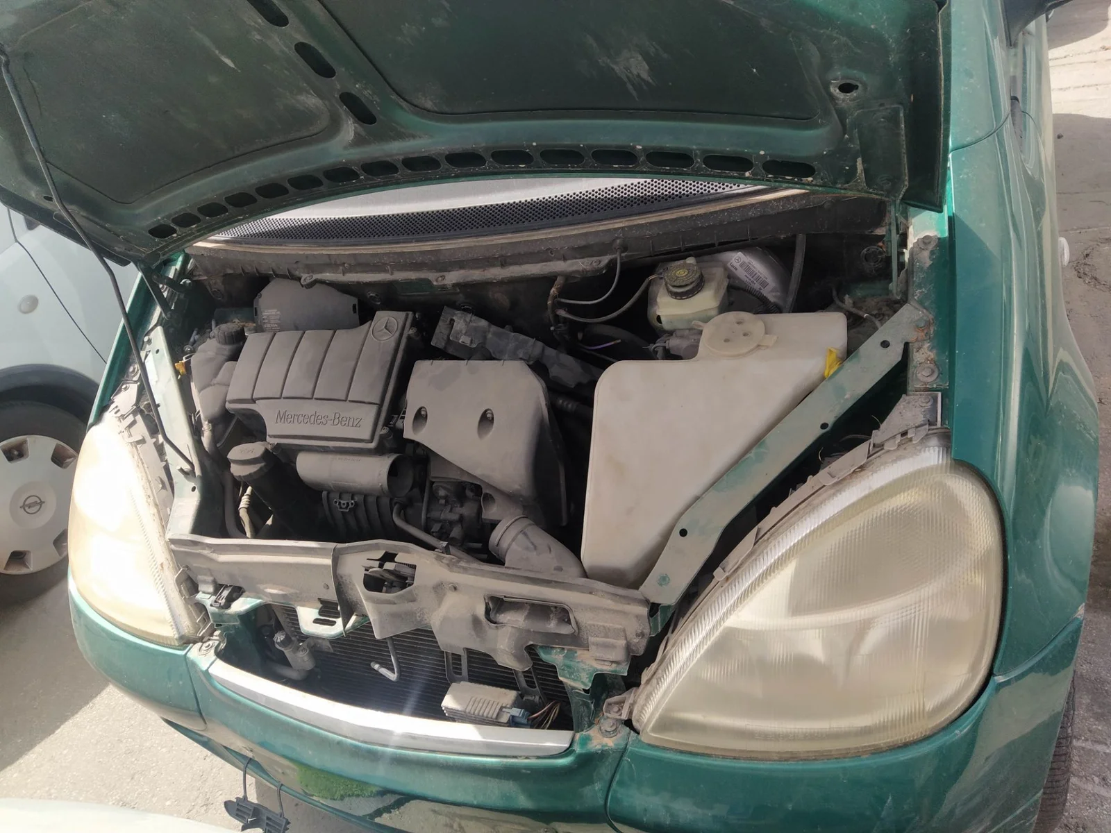 Foto de COMPRESOR AIRE ACONDICIONADO MERCEDES-BENZ CLASE A (BM 168) 1.9 CAT (125 CV / 92 KW) referencia A0002309411