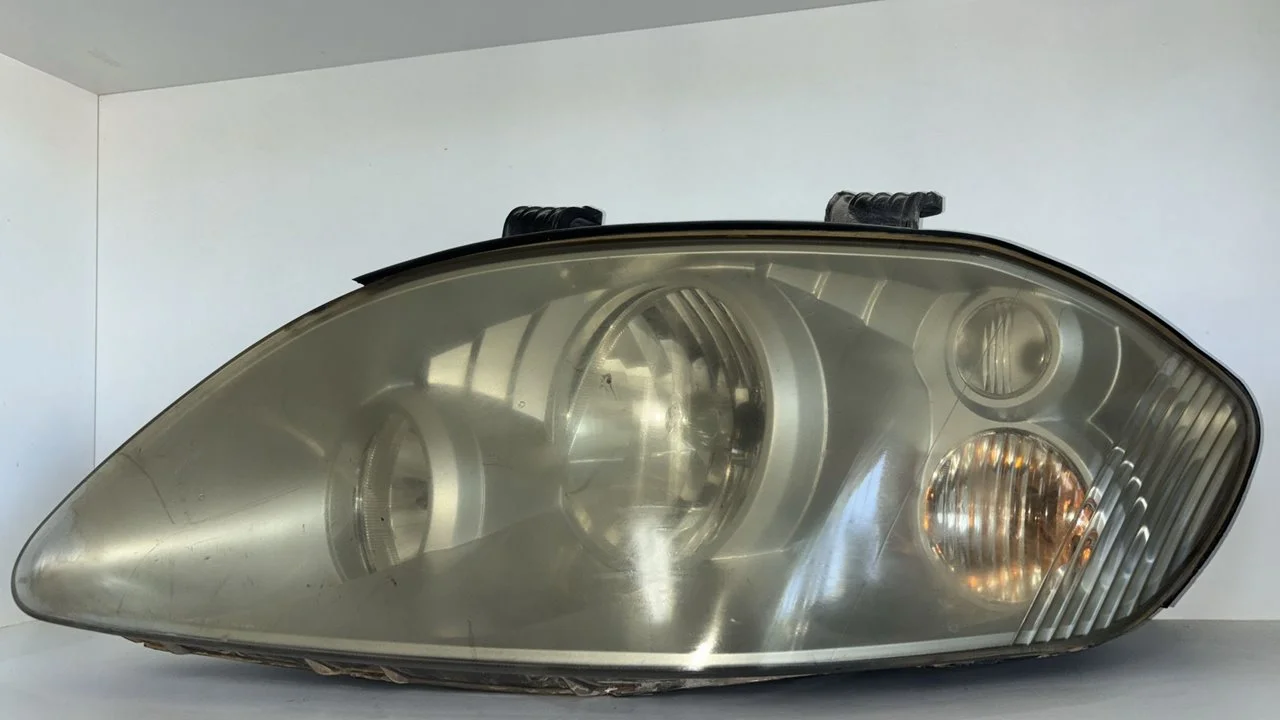 Foto de FARO IZQUIERDO SSANGYONG RODIUS referencia 8310121201