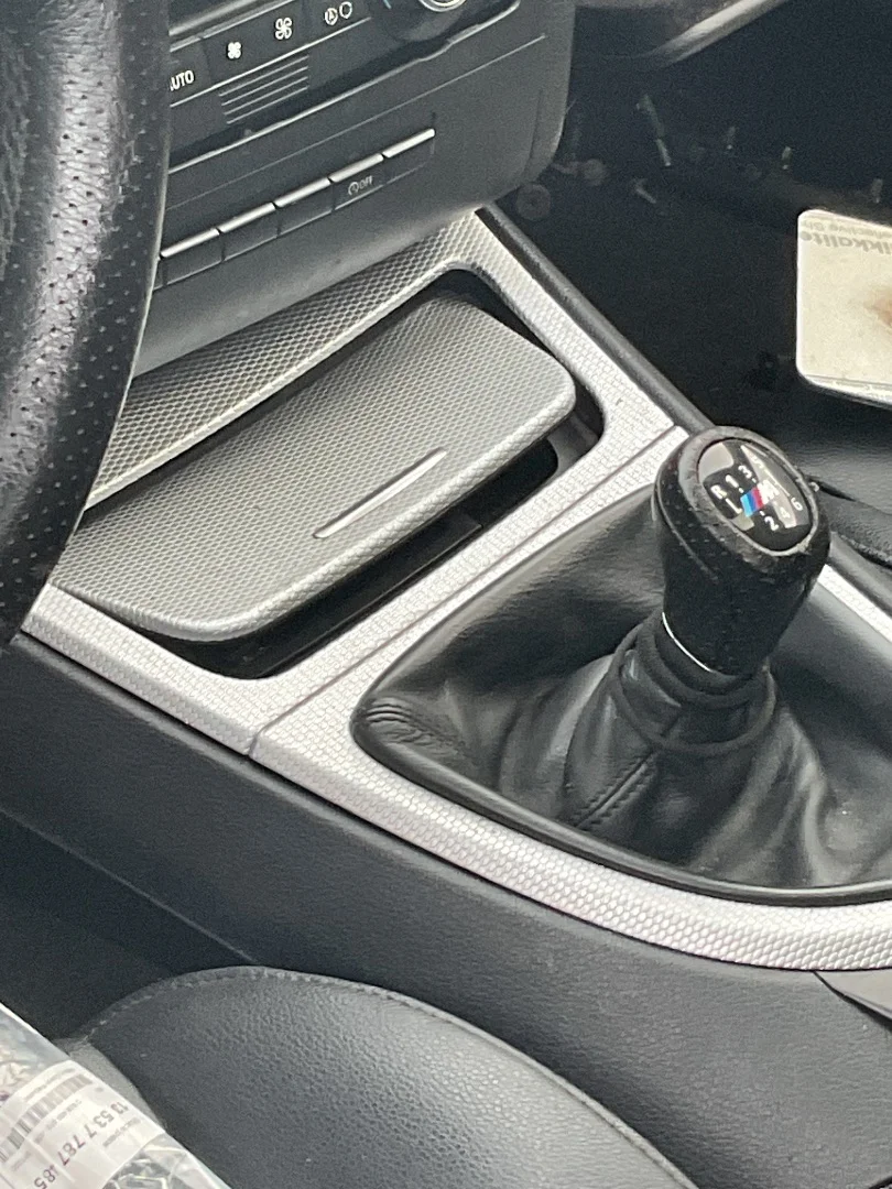 Foto de CENICERO BMW SERIE 1 BERLINA (E81/E87) 2.0 Turbodiesel CAT (143 CV / 105 KW)