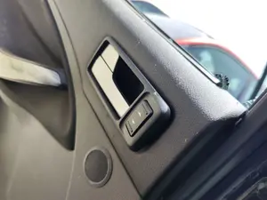 Foto de MANDO ELEVALUNAS TRASERO IZQUIERDO FORD C-MAX (CB3)(2007) 1.8 TDCi Turbodiesel CAT (116 CV / 85 KW)
