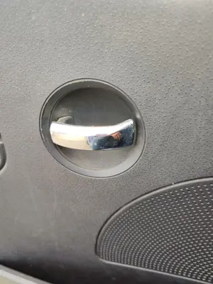 Foto de MANETA INTERIOR DELANTERA IZQUIERDA CITROEN C2 1.1  (60 CV / 44 KW)