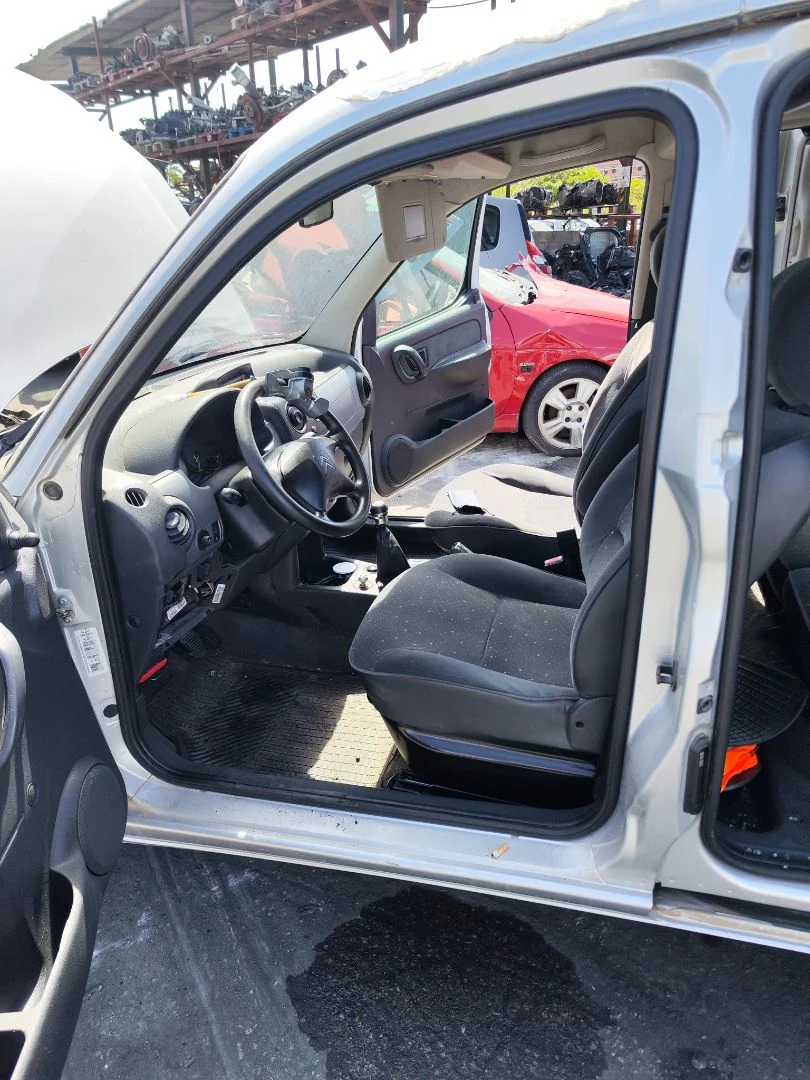 Foto de GOMAS CONTORNO PUERTA CITROEN BERLINGO 2.0 HDi CAT (RHY / DW10TD) (90 CV / 66 KW)