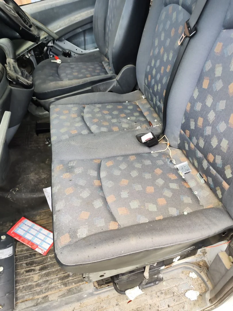 Foto de ASIENTO DELANTERO IZQUIERDO MERCEDES-BENZ VITO FURGÓN (639) 2.1 CDI CAT (109 CV / 80 KW)