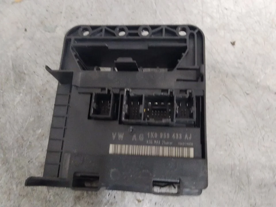 Foto de MODULO ELECTRONICO VOLKSWAGEN GOLF V (1K1)(10.2003) 1.9 TDI (90 CV / 66 KW) referencia 1K0959433