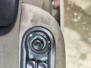 Foto de MANDO RETROVISOR RENAULT CLIO III 1.5 dCi Diesel CAT (86 CV / 63 KW)